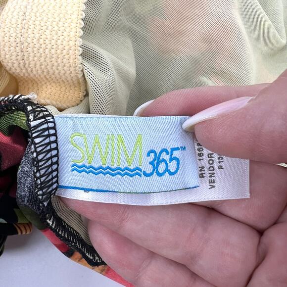 Swim 365 One Piece Swimsuit Black Red Floral Size 22W - Picture 5 of 12